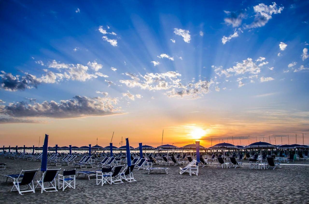 Mirabilia Beach Viareggio Dış mekan fotoğraf